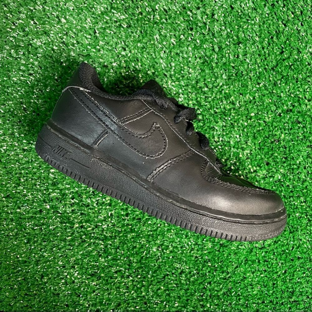 Nike Air Force 1 06 Low Triple Black Sneakers Toddler Kids Size 10